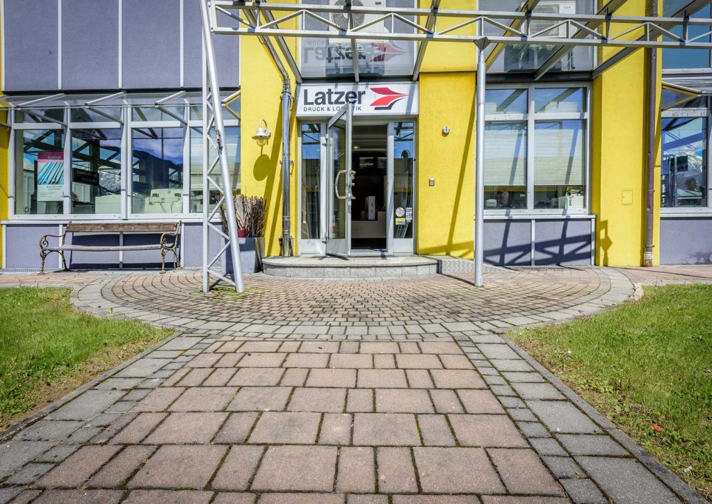 Über uns - Latzer Grafik & Druck Gebaeude Saalfelden alt - Latzer Grafik & Druck